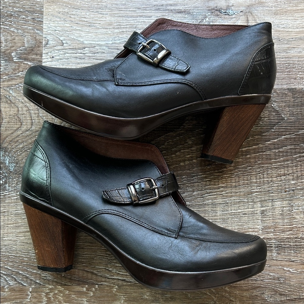 Sanita Women's Black Leather Heeled Shoes size 41